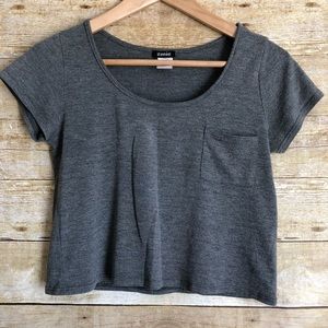 🔴4/$15 SALE!!🔴 Gray crop top tee
